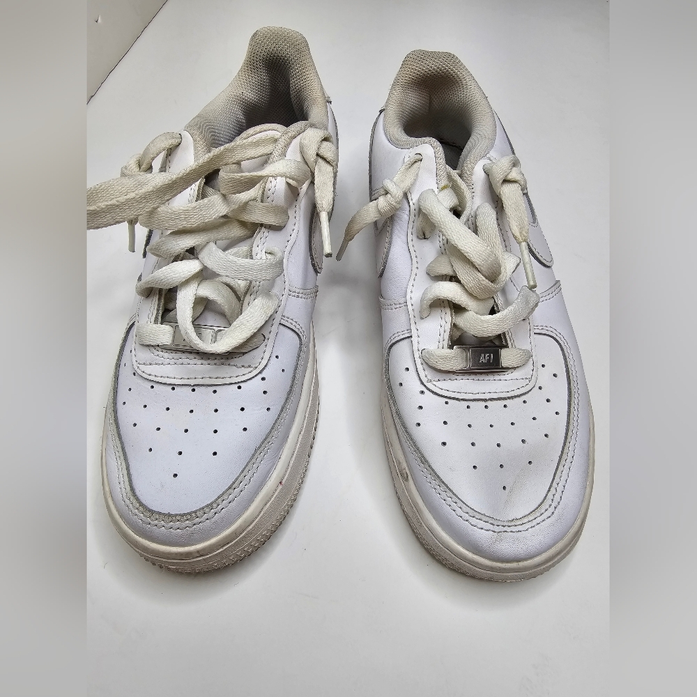Nike Air Force 1 Low Tops Boys Mens Size 5.5  All White Unisex - Picture 5 of 11
